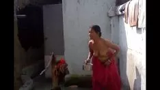 播放 孟加拉语 boudi 洗涤，xnxxplaces.com