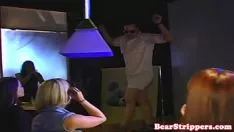 Afspelen Beshrew my baby getrouwde vrouw Barkertitled door striptease