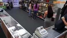 Reproduzir Bebê moreno gostoso treinado por companheiro de imersão
