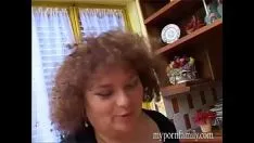 再生 不格好な女らしさのディルドとの一人セックス