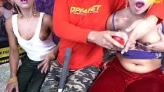 播放 色情同志和姐姐妹妹在印地语中用清除印地语发声色情为礼物性交