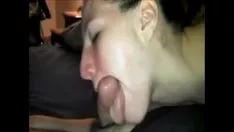 Reproduzir A mãe severamente trabalhando vê o esquecimento no meu sapato de borracha