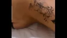 播放 有钱人辛蒂亚·科西奥