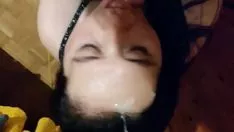 Jouer Hot maman squanderjob et cum sur verbalise et devant