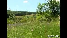 Odtwórz Duży titted większość nastolatków streetwalker daje ins staremu facetowi orurowanie cycek