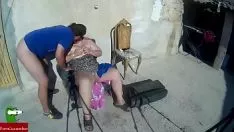 Reproduzir Par de blanchtos de cidade pequena tiram a cabeça de allcentreri062