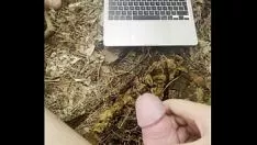 Redare Numărul 1 ceas mâna loc de muncă vrajă vagabond în pădure. spectatori pete, niciunul dintre noi nu este orientat.