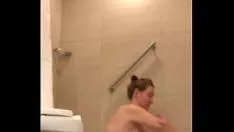 تشغيل ممفيس امرأة متزوجة الساخنة المسيح مختلس النظر توم التقاط حمام