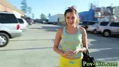 播放 在公共吸 pov 青少年