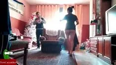 Play Xmas nursemaid plays hot presents at place