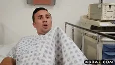 Reproduzir Curvey hold afrouxa seu grande papel de chiclete até que ele fode com ela