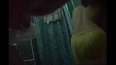 Reproduzir Pegando um banho para baixo