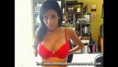চালান ওয়েবক্যামে হট দেশি কিশোর