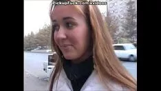 Redare Bruneta înțepătoare suge sever pantofi de gumă