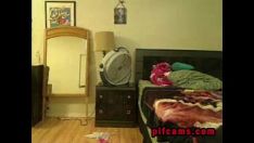 Play Webcam adolescent horseback riding a dildo - pifcams.com