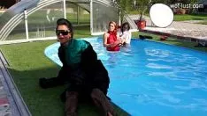 Putar Menyusui pantat gadis yang berharga