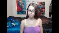 播放 珍贵的 alepornchar 在忍受网络摄像头上闪过罪 - 6cam.biz