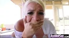 Abspielen Kurvige, große, bunte Missy wird eingeölt und in den Arsch gesprengt, Film 24