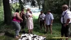चलाएँ बीबीडब्ल्यू स्कर्ट के साथ लीड-इन होज़ डाउन गैंग अपस्पैंग