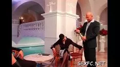 Odtwórz Drobno gorące spódnice zapewniają zabawę w pełni opakowany seks z kolesiami