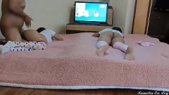 Reproduzir Irmãs adolescentes pequenas corrompidas por pornografia em desenhos animados de Pepa Pig