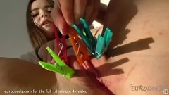 Reproduzir Hot Real Teen Jillin's Painful Pleasure Mix em realidade virtual