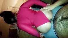 Afspelen Latina blaffertitel met hete Cubaanse plas missy