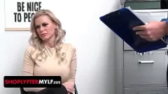 Riproduci La MILF tettona Casca Akashova scopa l'ufficiale per evitare l'arresto