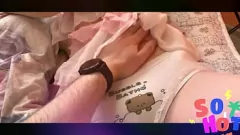 Reproduzir Lipsyjul loira peituda fica travessa com o colega em encontro de escritório quente