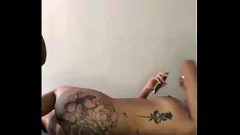 Redare Dansatorul de abanos tatuat devine dur și sălbatic în Cincinnati
