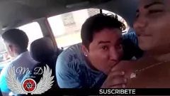 Redare O soră vitregă înfiorată este furată în mașină de fratele ei vitreg și de prietenii lui, în timp ce toată lumea se uită