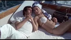 Играть Cinco debonecas parity a lua de agosto fableado (1970)