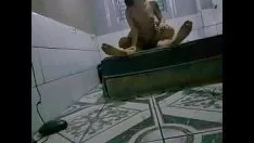 Играть Татуированная Новинья соблазнила меня присутствовать на ее выступлении и закончила сексом