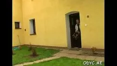 Afspelen Hottie geeft een dampende viva-serve